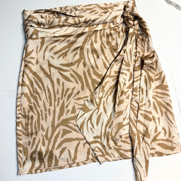 Dress Forum Dresses & Skirts - Dress Forum animal print mini wrap skirt animal print silky Small